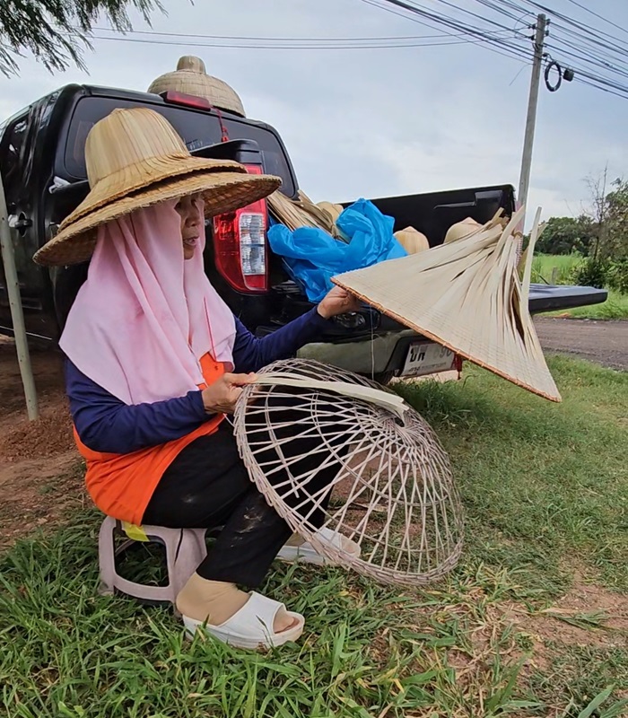 Wannapa artisanat thaïlandais - chapeaux en feuille de palmier faits main