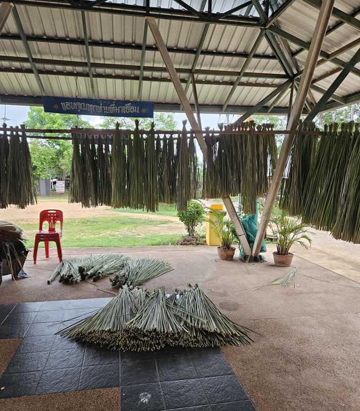 Atelier communautaire – Nattes thaïlandaises en roseaux