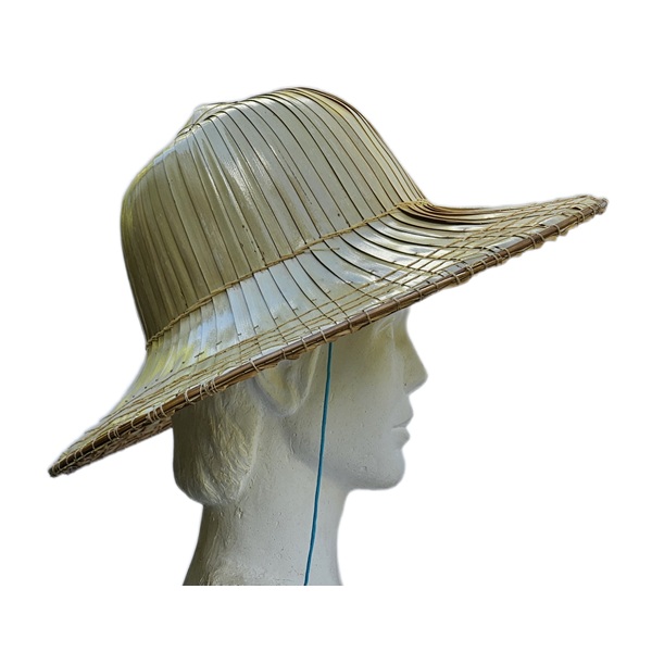 Chapeau thaï en feuille de palmier