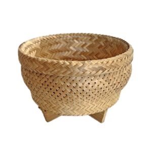 Corbeille en bambou tressé